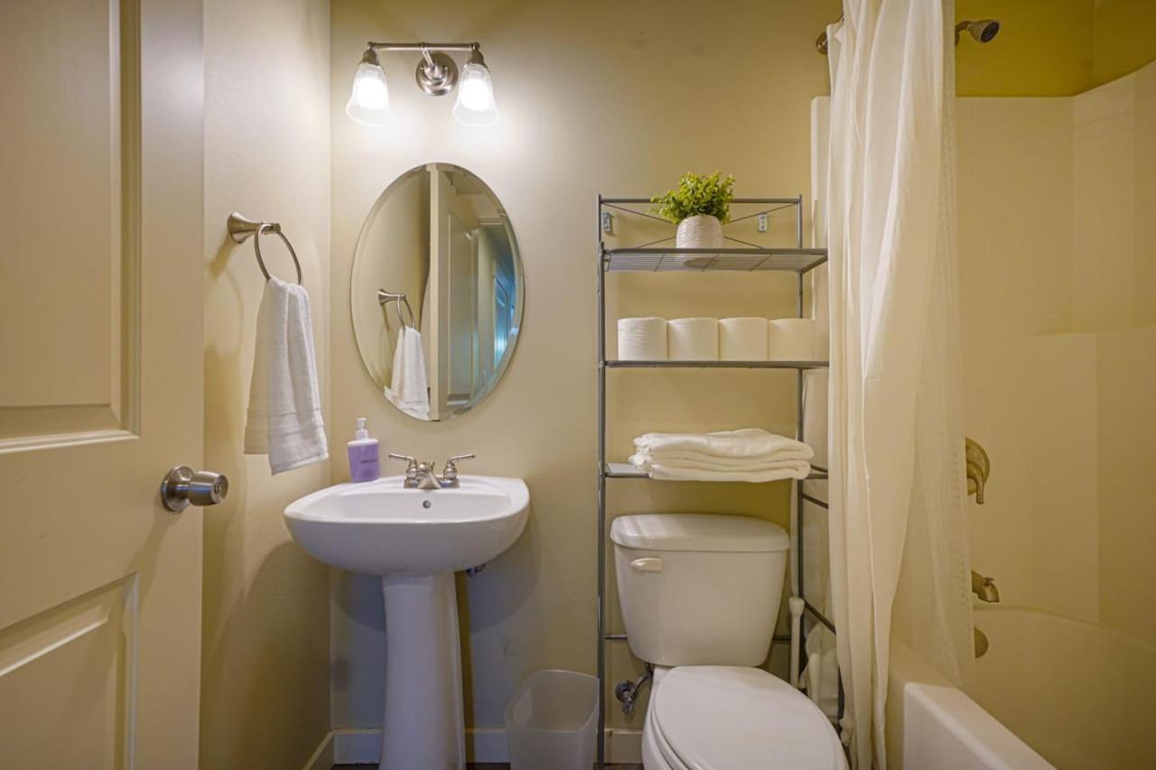 Stylish North Seattle Townhouse- Dual Master Suites מראה חיצוני תמונה